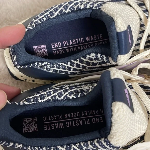 NWT Adidas ultraboosts - Picture 7 of 9